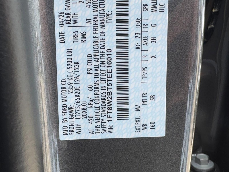 Ford Super Duty F-250 SRW Vehicle Full-screen Gallery Image 18