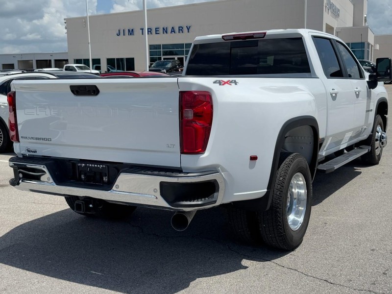 Chevrolet Silverado 3500HD Vehicle Image 03