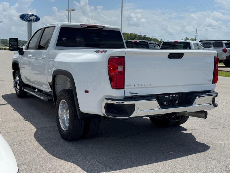 Chevrolet Silverado 3500HD Vehicle Image 06