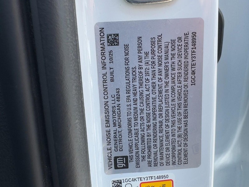 Chevrolet Silverado 3500HD Vehicle Image 25
