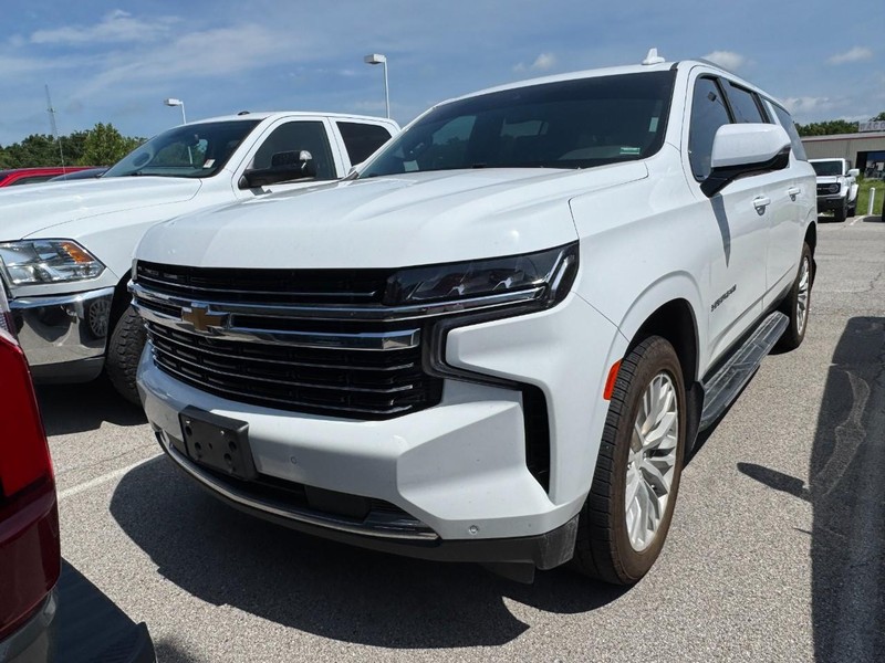 Chevrolet Suburban Vehicle Full-screen Gallery Image 02