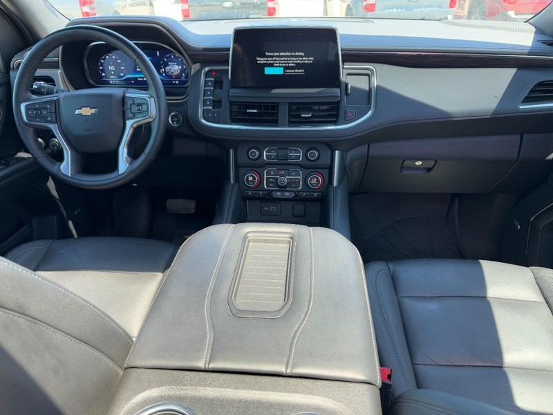 Chevrolet Suburban Vehicle Full-screen Gallery Image 12