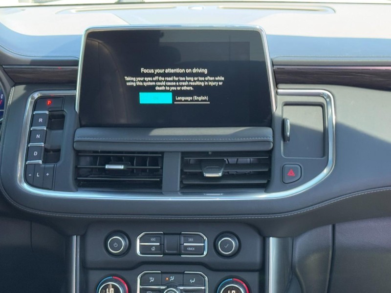 Chevrolet Suburban Vehicle Full-screen Gallery Image 14