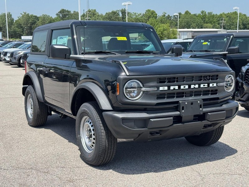 Ford Bronco Vehicle Image 02