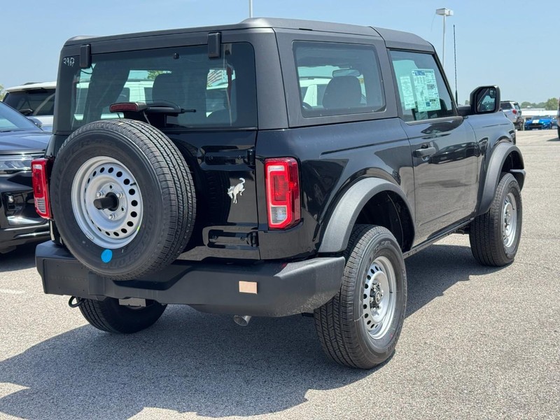 Ford Bronco Vehicle Image 03