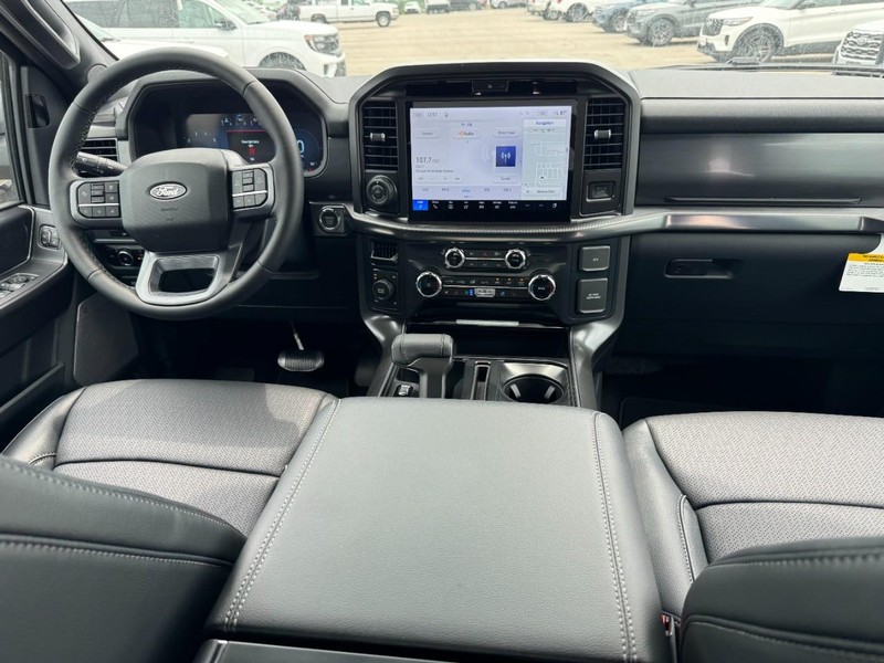 Ford F-150 Vehicle Full-screen Gallery Image 6