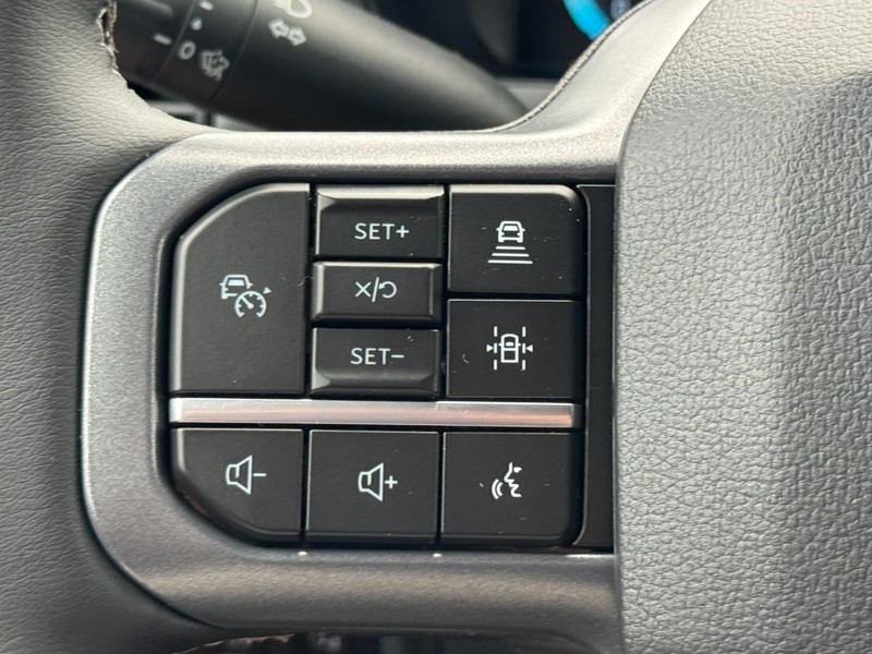 Ford F-150 Vehicle Full-screen Gallery Image 11