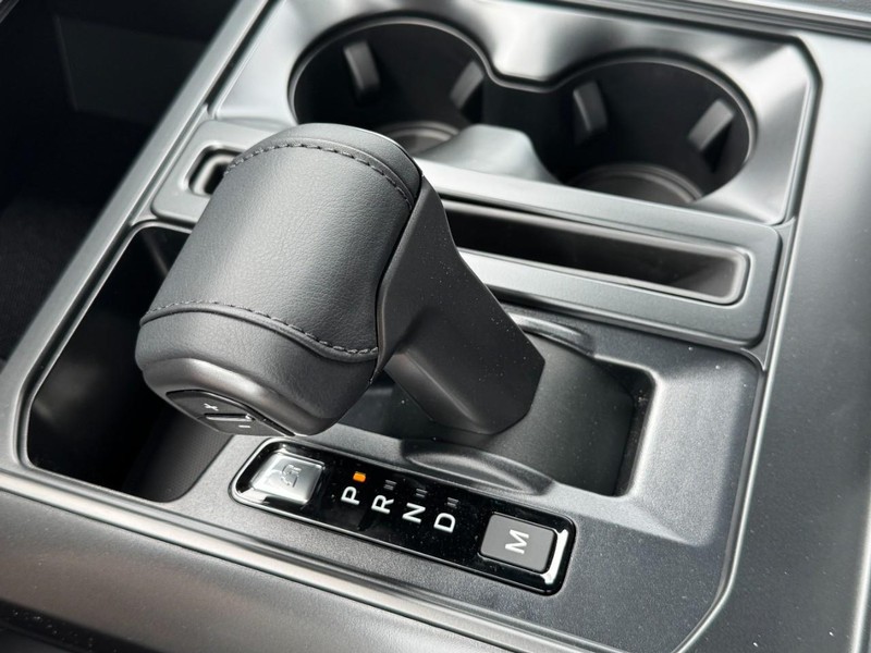 Ford F-150 Vehicle Full-screen Gallery Image 14