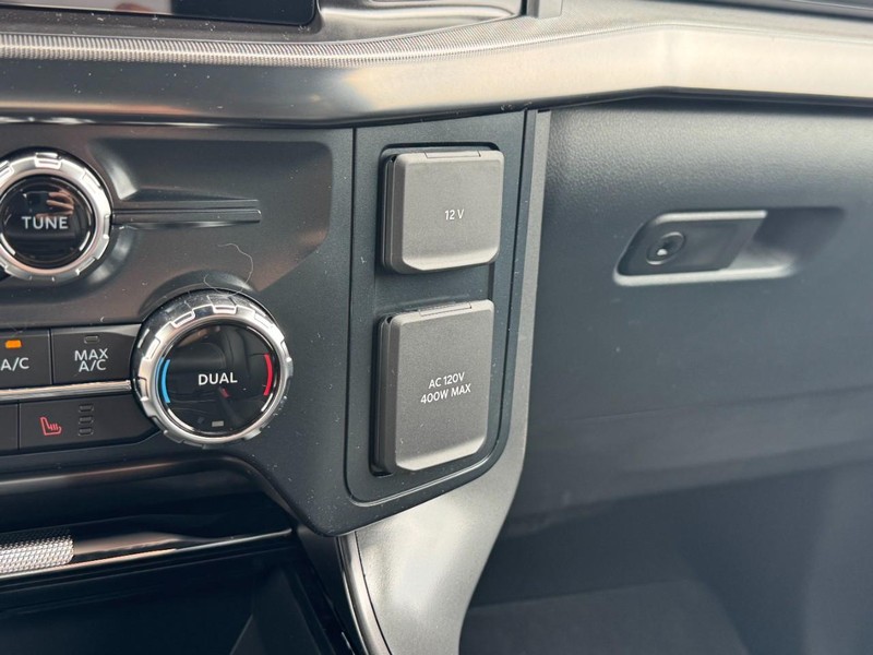 Ford F-150 Vehicle Full-screen Gallery Image 15