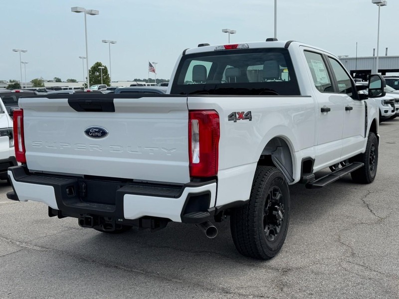 Ford Super Duty F-250 SRW Vehicle Image 03