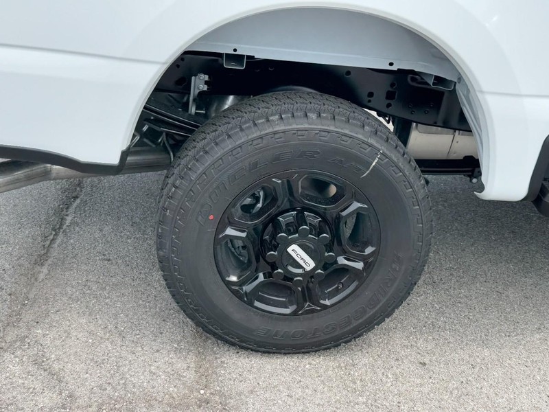 Ford Super Duty F-250 SRW Vehicle Image 04