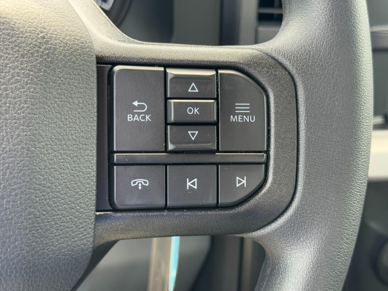 Ford Super Duty F-250 SRW Vehicle Image 11