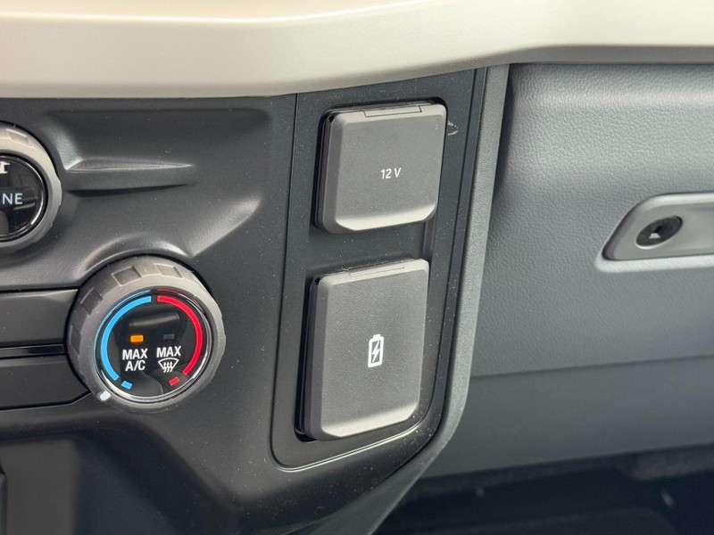 Ford Super Duty F-250 SRW Vehicle Image 13