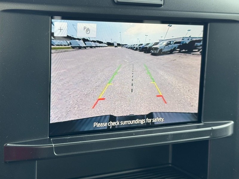Ford Super Duty F-250 SRW Vehicle Full-screen Gallery Image 13