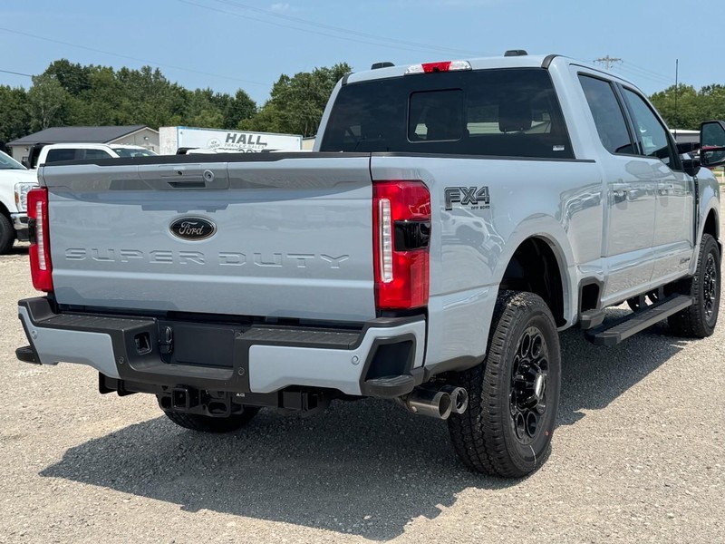 Ford Super Duty F-250 SRW Vehicle Image 03