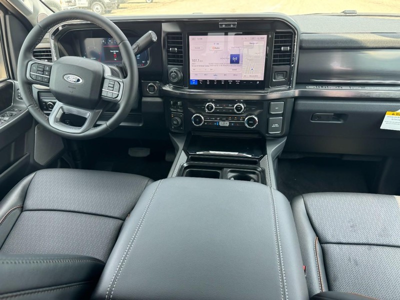 Ford Super Duty F-250 SRW Vehicle Image 06