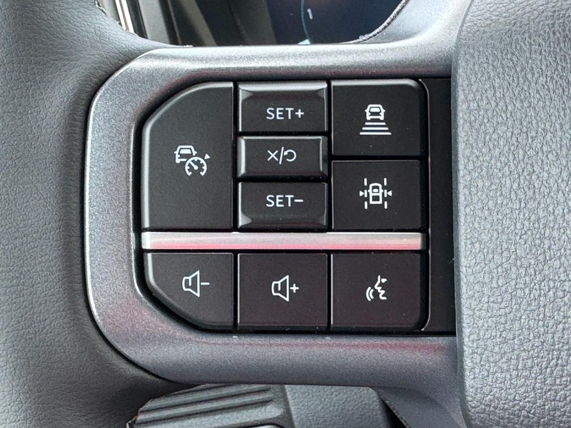 Ford Super Duty F-250 SRW Vehicle Image 11