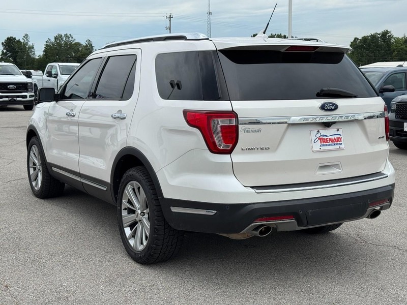 Ford Explorer Vehicle Image 06