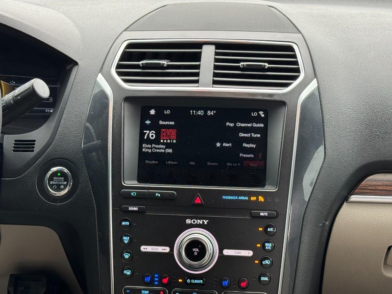 Ford Explorer Vehicle Image 14