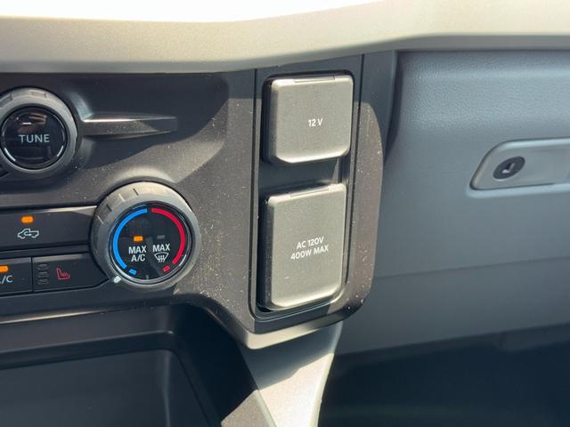 Ford Super Duty F-250 SRW Vehicle Full-screen Gallery Image 12