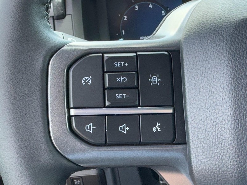 Ford F-150 Vehicle Full-screen Gallery Image 10