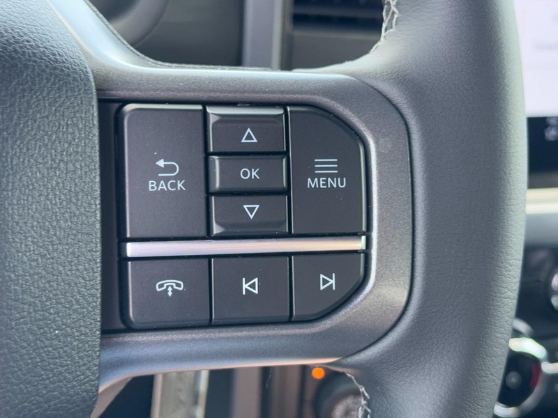 Ford F-150 Vehicle Full-screen Gallery Image 11