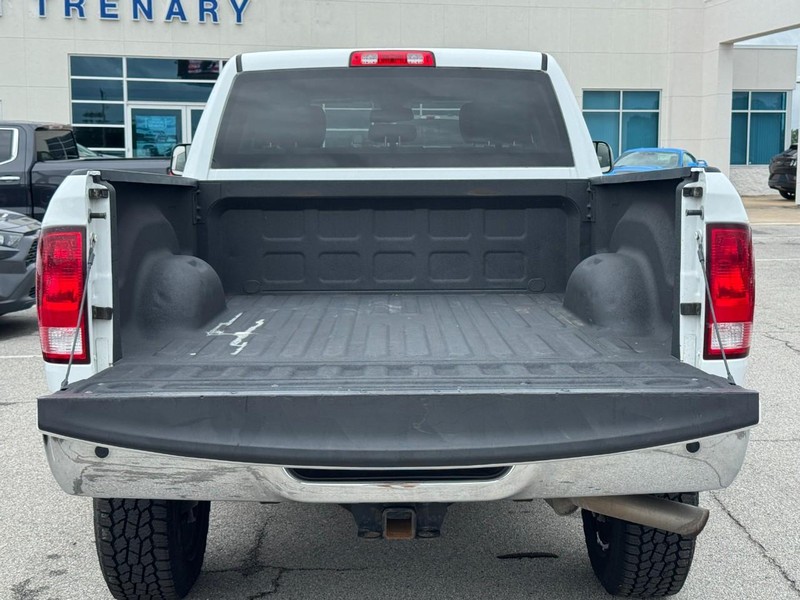 Ram 2500 Vehicle Full-screen Gallery Image 5