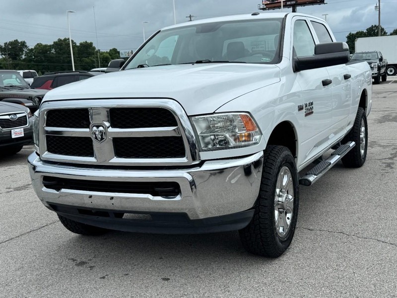 Ram 2500 Vehicle Full-screen Gallery Image 8