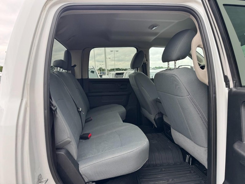 Ram 2500 Vehicle Full-screen Gallery Image 10