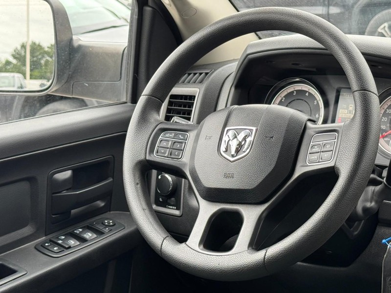 Ram 2500 Vehicle Full-screen Gallery Image 12
