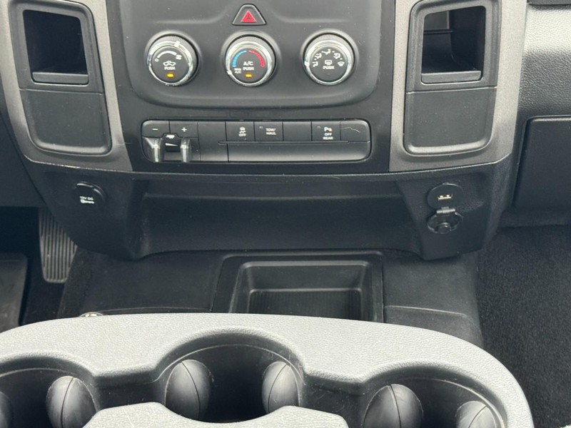 Ram 2500 Vehicle Full-screen Gallery Image 14