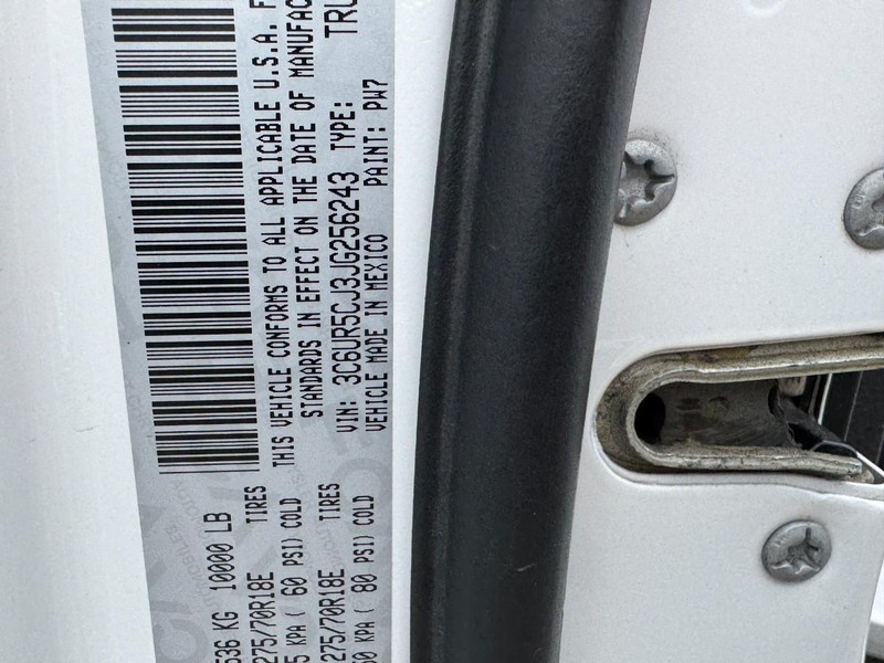 Ram 2500 Vehicle Full-screen Gallery Image 22