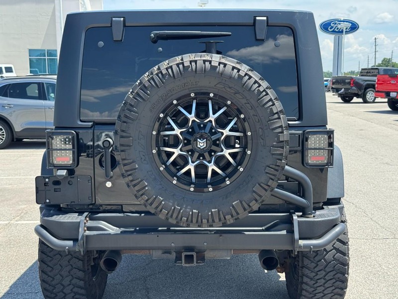 Jeep Wrangler Unlimited Vehicle Full-screen Gallery Image 4