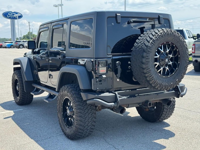 Jeep Wrangler Unlimited Vehicle Full-screen Gallery Image 6