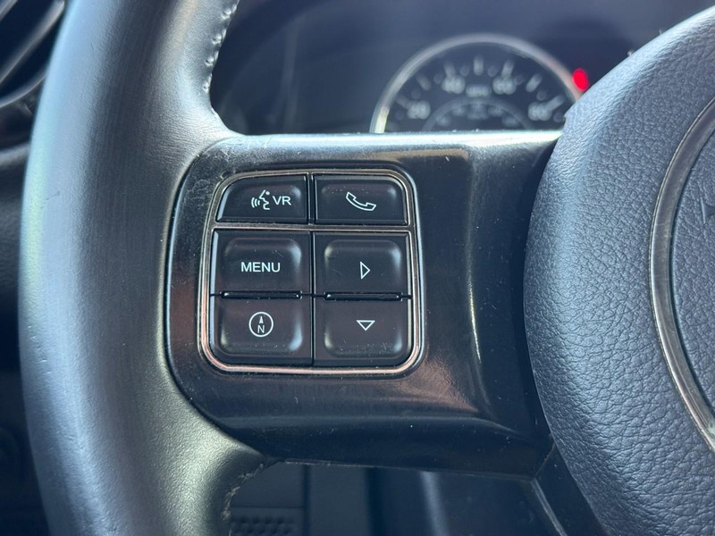 Jeep Wrangler Unlimited Vehicle Full-screen Gallery Image 16
