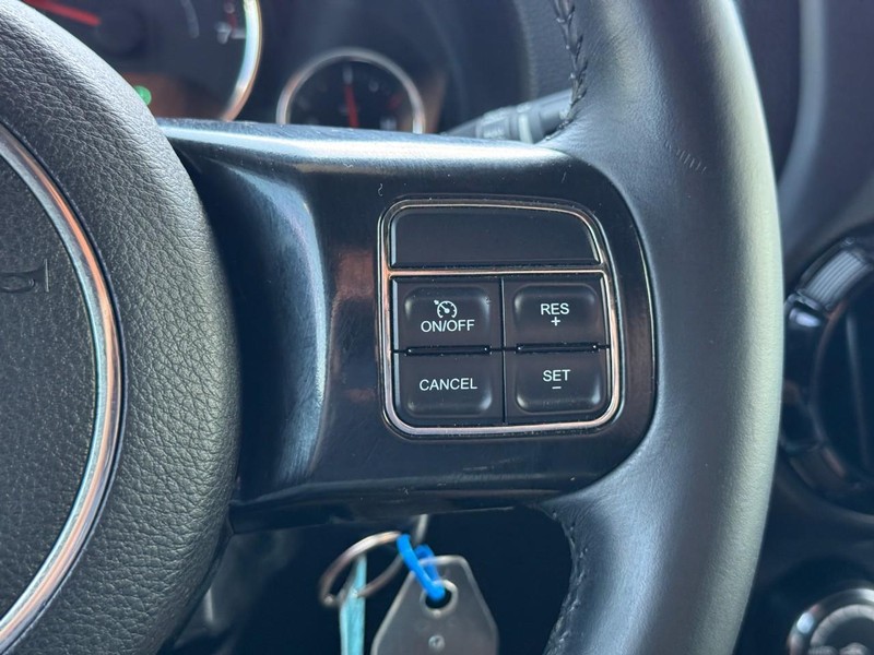 Jeep Wrangler Unlimited Vehicle Full-screen Gallery Image 17