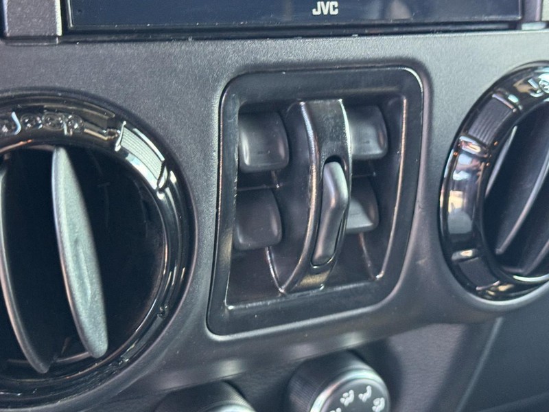 Jeep Wrangler Unlimited Vehicle Full-screen Gallery Image 21
