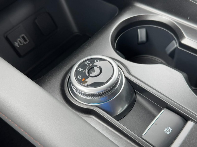 Ford Explorer Vehicle Full-screen Gallery Image 13