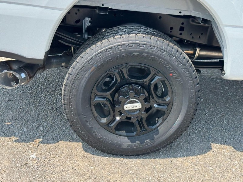 Ford Super Duty F-250 SRW Vehicle Image 04
