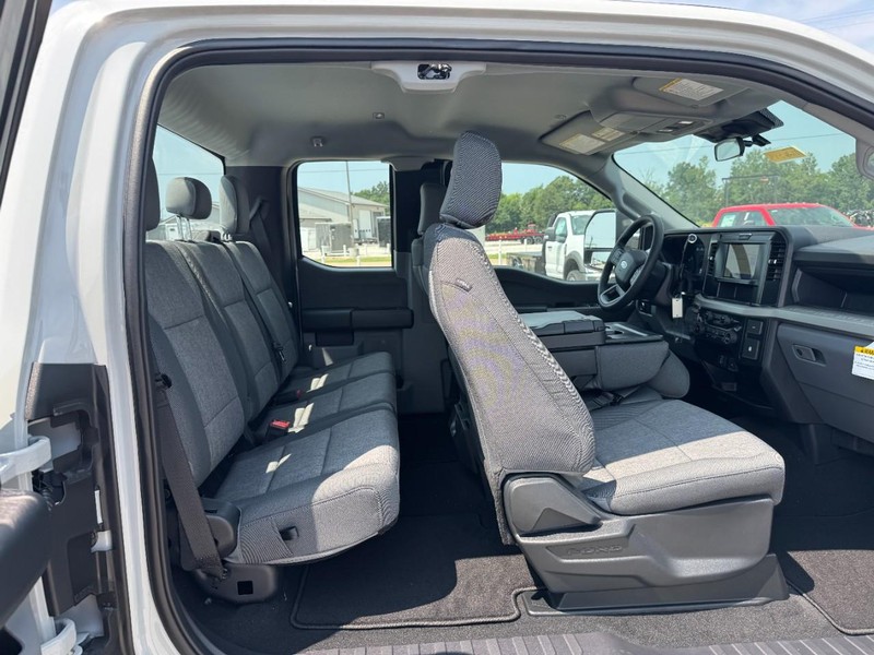 Ford Super Duty F-250 SRW Vehicle Image 05