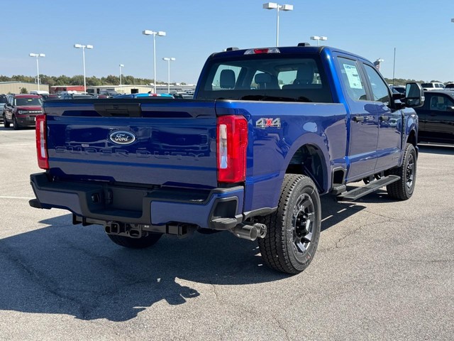 Ford Super Duty F-350 SRW Vehicle Image 03