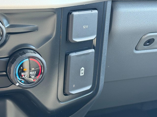 Ford Super Duty F-350 SRW Vehicle Image 12