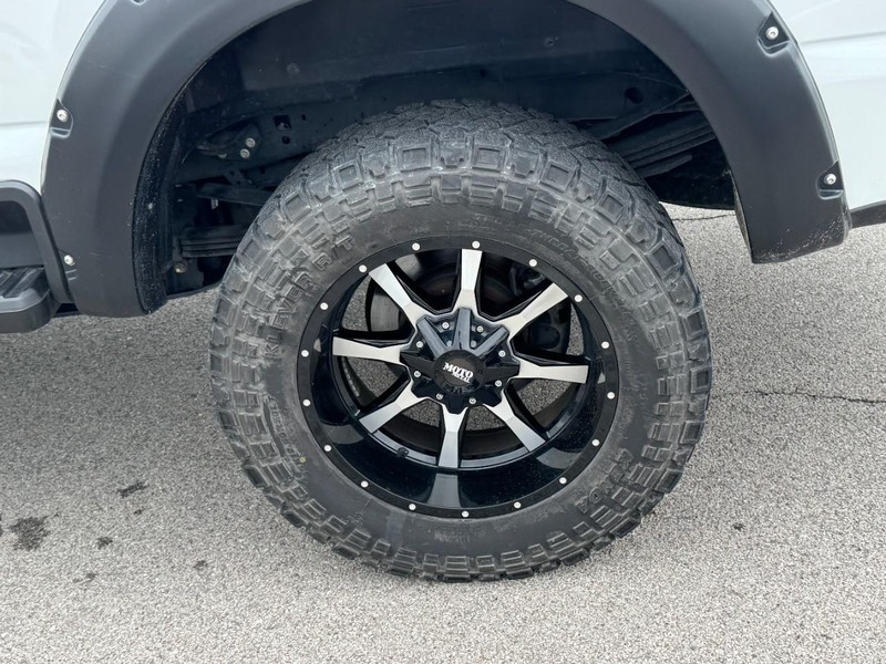 Ford Super Duty F-350 SRW Vehicle Full-screen Gallery Image 7