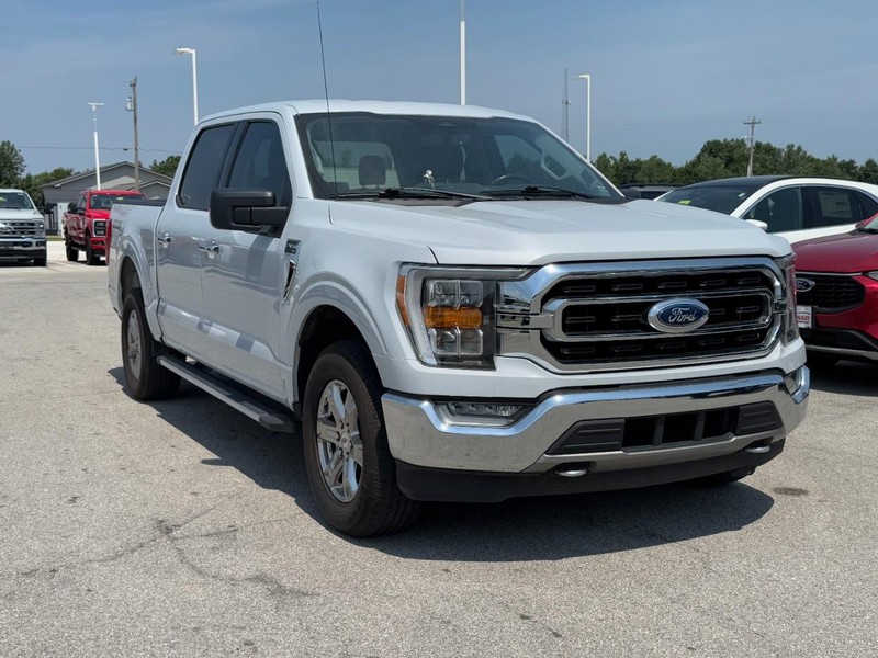 Ford F-150 Vehicle Full-screen Gallery Image 2