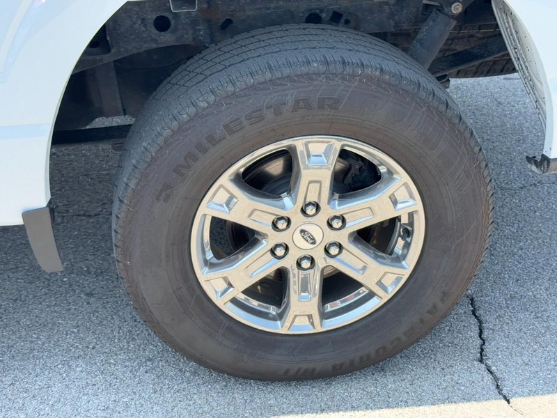 Ford F-150 Vehicle Full-screen Gallery Image 7
