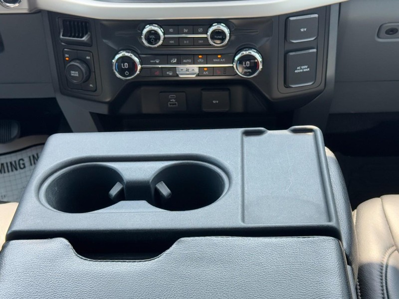 Ford F-150 Vehicle Full-screen Gallery Image 14