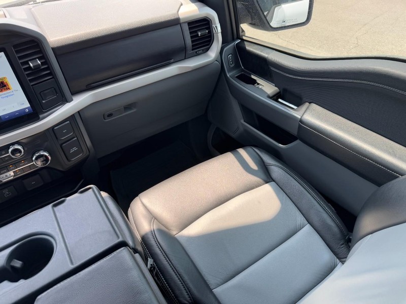 Ford F-150 Vehicle Full-screen Gallery Image 15