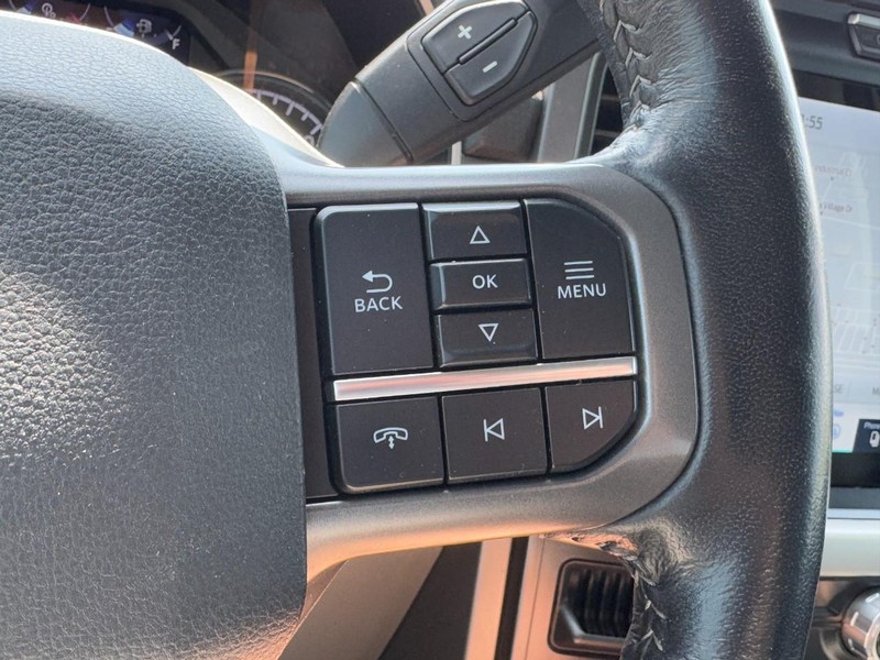 Ford F-150 Vehicle Full-screen Gallery Image 17