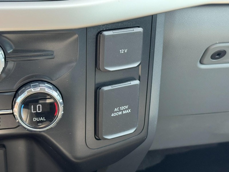 Ford F-150 Vehicle Full-screen Gallery Image 20