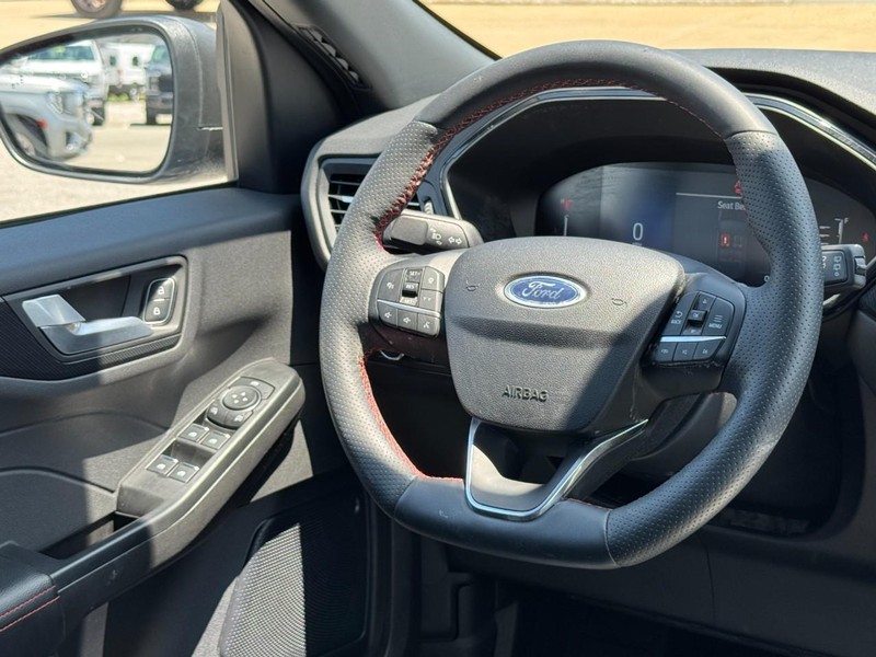 Ford Escape Vehicle Image 12